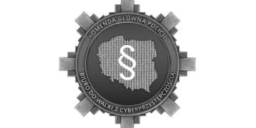 Uwaga! Policja ostrzega przed oszustami