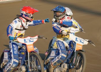 Trzy punkty zostają w Lesznie! (foto)