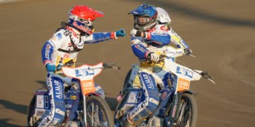 Trzy punkty zostają w Lesznie! (foto)