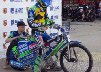 Krośnieńskie Wilki lepsze od rawickich Niedźwiadków