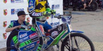 Krośnieńskie Wilki lepsze od rawickich Niedźwiadków