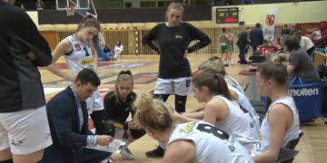 Cztery zawodniczki pewne gry w Pompax Tęczy Leszno