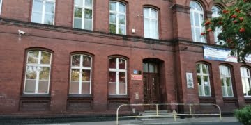 Znaleziono naboje podczas prac remontowych w SP3, do Leszna przyjadą saperzy!