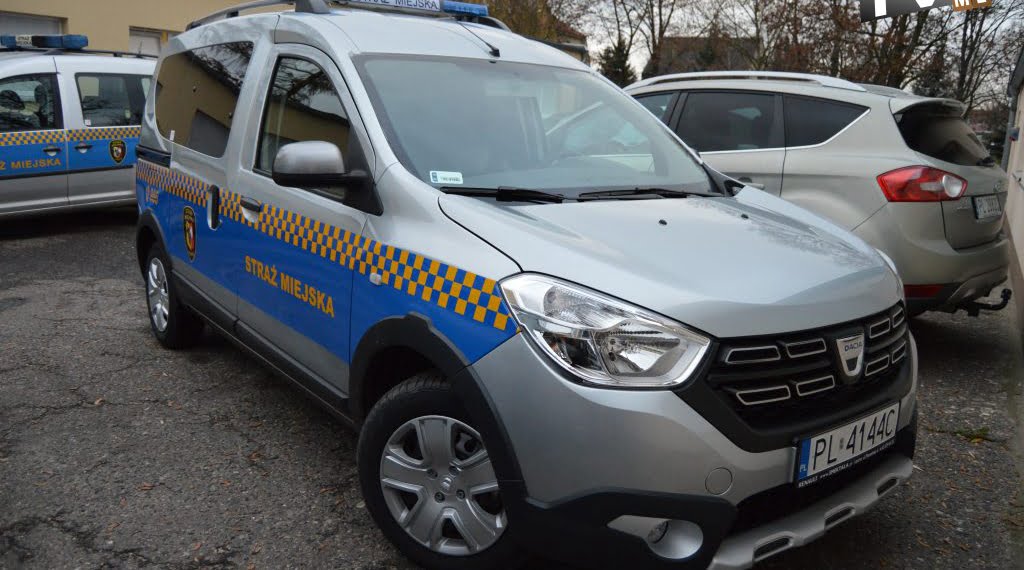 Najnowsza Dacia Dokker już na patrolu. Nowy samochód w
