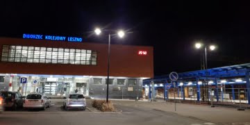 Jechał pociągiem i źle się poczuł. Akcja służb na dworcu w Lesznie!