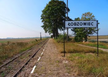 Pociągiem do Jarocina nie tak szybko? Województwo nie przewiduje ruchu