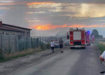 Pożar na złomowisku w Wilkowicach! Straty oszacowano na 100 tys. zł!