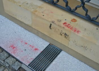 Leszczyński ratusz zniszczony przez wandali