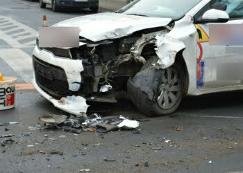 Zderzyły się trzy auta. Jedna osoba w szpitalu