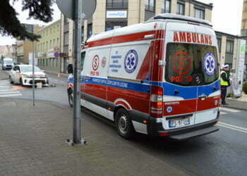 Zderzyły się trzy auta. Jedna osoba w szpitalu