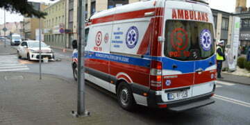 Zderzyły się trzy auta. Jedna osoba w szpitalu