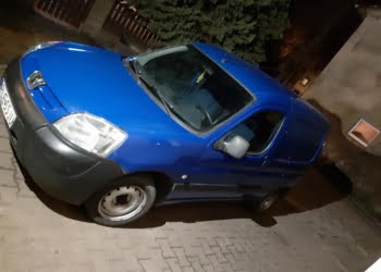 Skradziono samochód w Lesznie. Sprawcy działali pod osłoną nocy