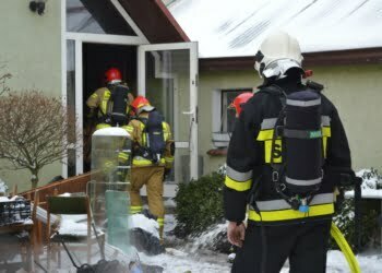 Pożar na Gronowie. W akcji pięć zastępów straży pożarnej (ZDJĘCIA)