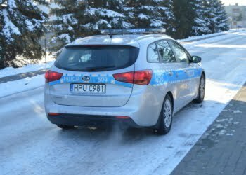 Czołowe zderzenie dwóch samochodów  (ZDJĘCIA)