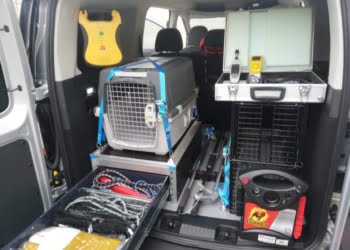 Nowy samochód w Straży Miejskiej. Na swoim wyposażeniu ma m.in defibrylator