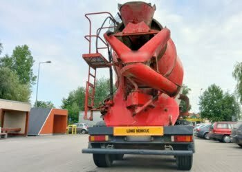 Ta ciężarówka nie powinna wcale wyjechać na drogę. Podczas kontroli ujawniono szereg usterek