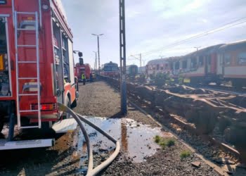 Pożar wagonu w Lesznie. Ktoś podłożył ogień (ZDJĘCIA)