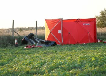 Tragiczny wypadek w szczerym polu. Nie żyje 44-latek (ZDJĘCIA/VIDEO)