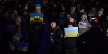 Były łzy wzruszenia. Protest przeciwko wojnie w terenie Ukrainy (FOTO)