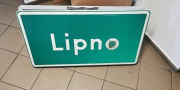 18-latek skradł znaki drogowe. Chciał zawiesić je w pokoju