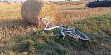 Potrącenie rowerzystki w okolicach Miejskiej Górki. Z pomocą ruszyli świadkowie (ZDJĘCIA)