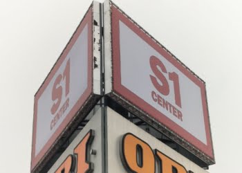 Pierwsze sklepy otwarte