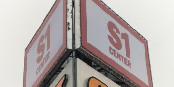 Pierwsze sklepy otwarte