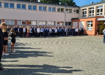 Koniec wakacji. Czas na powrót do szkolnych ławek