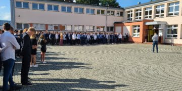 Koniec wakacji. Czas na powrót do szkolnych ławek