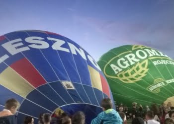 Szykuje się piękny wieczór na leszczyńskim lotnisku!