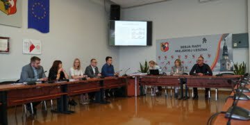 Na Królowej Jadwigi więcej parkingów kosztem zieleni? Tego chcą mieszkańcy i przedsiębiorcy (ZDJĘCIA)