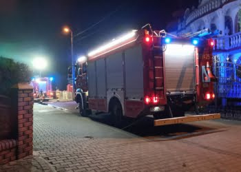 Wieczorna akcja strażaków. Pożar w domu jednorodzinnym