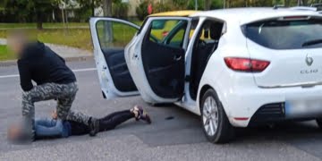 W kilka godzin odzyskali skradziony samochód