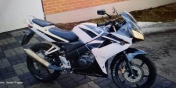 Leszczyniak chciał sprzedać kradziony motor. Sfałszował też dokumenty