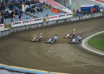 Nerwy do ostatniego wyścigu. Fogo Unia Leszno wygrywa na inaugurację PGE Ekstraligi (FOTO)