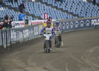 Nerwy do ostatniego wyścigu. Fogo Unia Leszno wygrywa na inaugurację PGE Ekstraligi (FOTO)