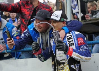 Nerwy do ostatniego wyścigu. Fogo Unia Leszno wygrywa na inaugurację PGE Ekstraligi (FOTO)