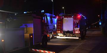 Strażackie wozy na Zatorzu. W jednym z domów doszło do pożaru (zdjęcia)