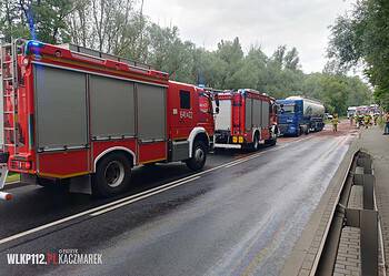 Ciężarówka zderzyła się z osobówką w Wolsztynie. W drodze są strażacy z Leszna