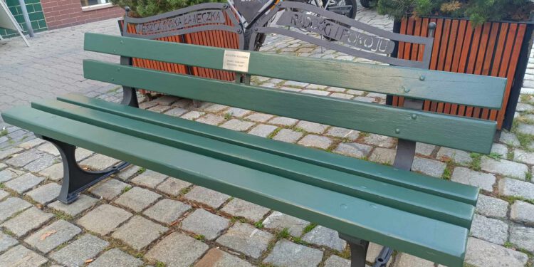 ławeczka 15 Września 2023 377125875 829342975301876 8559530888939034389 n