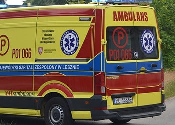 Wypadek w Lesznie. Instruktor nauki jazdy potrącił rowerzystkę