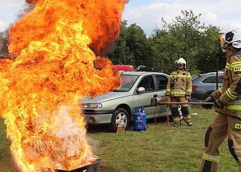 Widowiskowe pokazy i edukacja na zakończenie wakacji (zdjęcia)