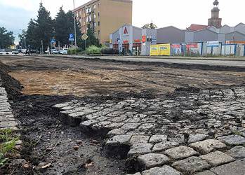 Z ulicy Dąbrowskiego zniknie kostka brukowa (zdjęcia)