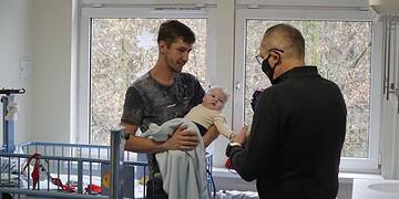 Dzieci obdarowane w szpitalu (zdjęcia)