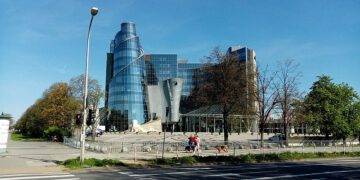 TVP Info milczy. Co się dzieje przy Woronicza 17 w Warszawie?