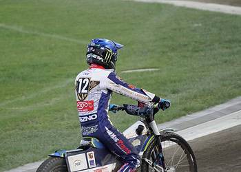 Ściganie w Australii w pełni. Słaby występ Byków