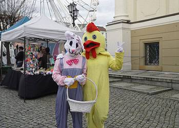 Zajączek zawitał na leszczyński rynek (zdjęcia)
