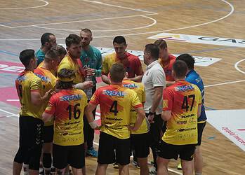 Niesamowite derby piłki ręcznej. Leszno górą!