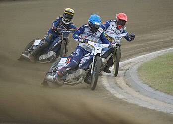 Żużlowcy Unii powalczyli i napsuli krwi Koziołkom (zdjęcia)