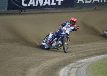 Żużlowcy Unii powalczyli i napsuli krwi Koziołkom (zdjęcia)